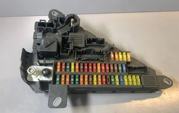 BMW 5 E60 E61 Fuse box set 9138830 518956057