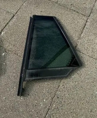 BMW 5 F10 F11 Rear vent window glass 43R001604 PTJKTUGT0N E000199