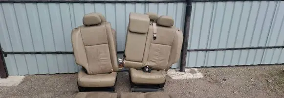 Seat set