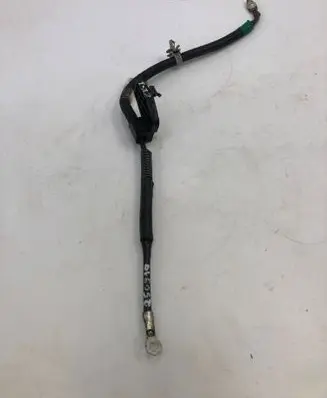 Mazda CX-3 Positive cable (battery) D09w67ew0