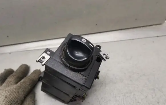 Mercedes-Benz A W168 Light switch 1685450104