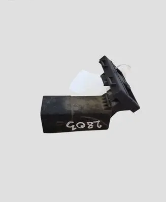 Volkswagen Golf V Glow plug pre-heat relay 038907281D WLO51299023A