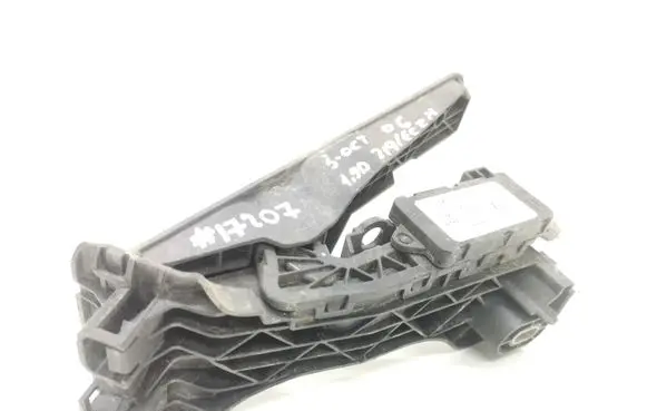 Skoda Octavia Mk2 (1Z) Accelerator throttle pedal 1K1721503P