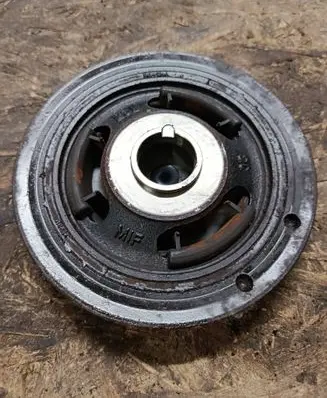 Ford Courier Crankshaft pulley E110124A