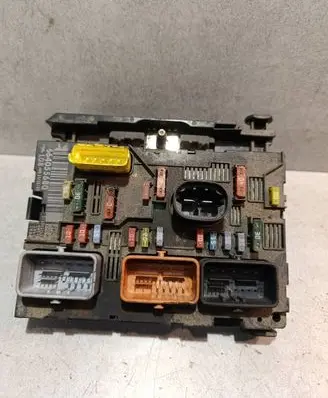 Citroen C4 I Picasso Fuse module 9664055680