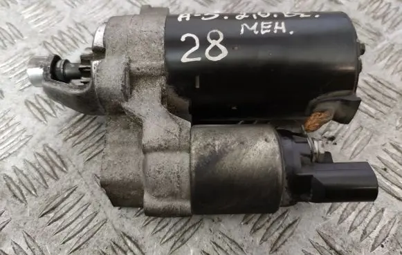Audi A5 8T 8F Starter motor 06H911021