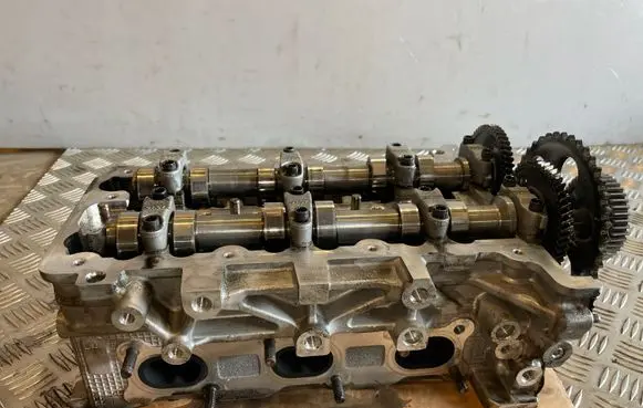 Maserati Ghibli Engine head 90352084F