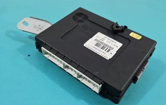 Hyundai i30 Central body control module 95400-A6001W01 IMPRK1522759