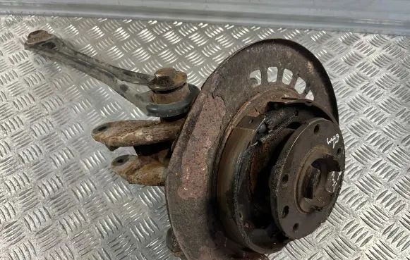 Rear wheel hub spindle/knuckle