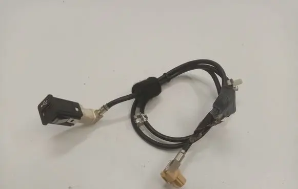 BMW X5 E70 USB socket connector 9237656 84109237656 61319167196