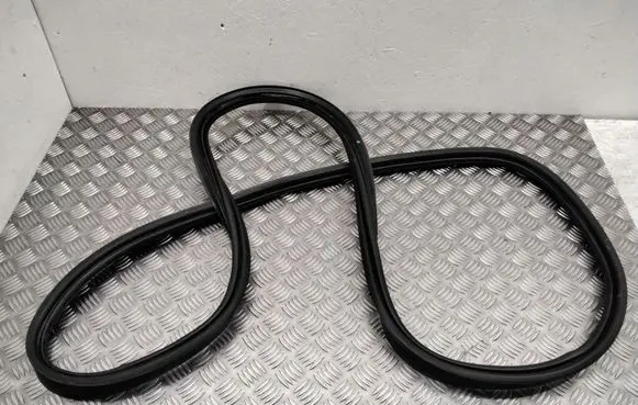 Volvo V70 Trunk rubber seal (body) 