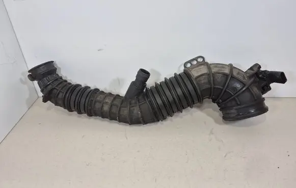 Volkswagen Transporter - Caravelle T5 Turbo air intake inlet pipe/hose 7E0129627C 026230081 036906051G
