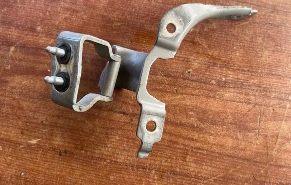 Audi A4 S4 B7 8E 8H Tailgate/trunk/boot hinge 8E9827300E