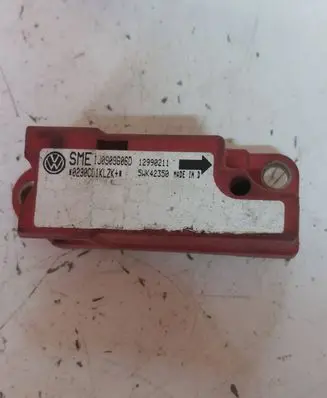 Volkswagen Golf IV Airbag deployment crash/impact sensor 1J0909606D 5WK42350 12990211