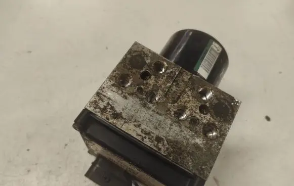 Peugeot 407 ABS Pump 15710605 15710505E S118676001
