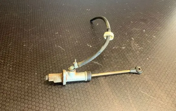 Fiat Coupe Clutch master cylinder 1424894