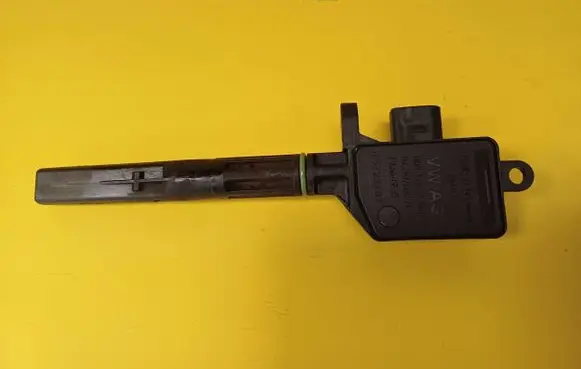 Volkswagen Polo IV 9N3 Oil level sensor 045907660D