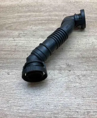 Volkswagen PASSAT B6 Breather hose/pipe 03G103493D VCD446232
