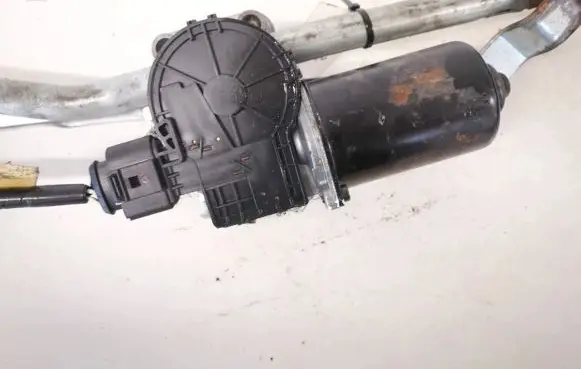 Mazda 3 I Wiper motor