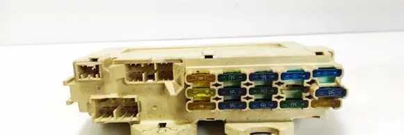 Mazda 626 Fuse module
