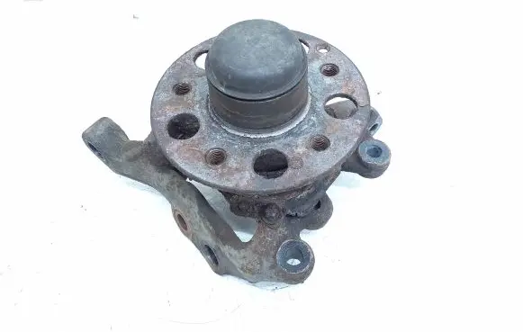Mercedes-Benz C W203 Front wheel hub spindle knuckle 20900117