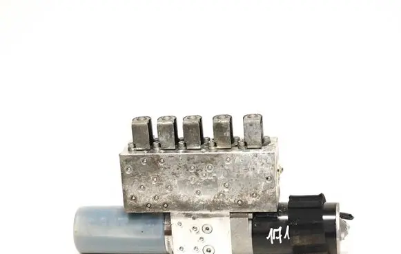 BMW 3 E92 E93 Convertible roof main ram cylinder 7128780 HB71050002 1037441
