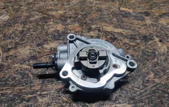 Citroen C3 Aircross Vacuum pump 9812133880