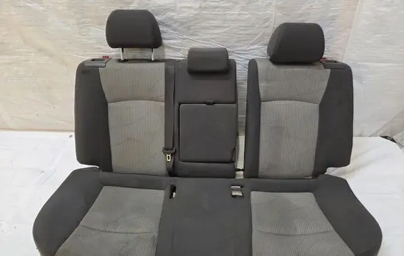 Chevrolet Cruze Second row seats 