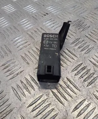 Honda CR-V Glow plug pre-heat relay 0281003056