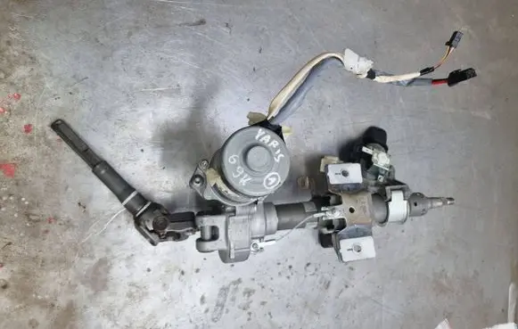 Toyota Yaris Steering wheel axle 6900003519