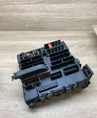 Opel Signum Fuse module 13112913