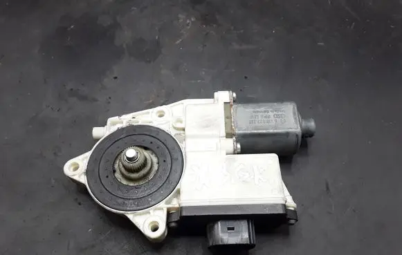 BMW X3 E83 Rear door window regulator motor 0130822237 69259652 E840311306