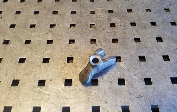 Opel Astra H Fuel Injector clamp holder