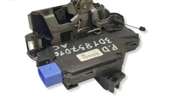 Skoda Octavia Mk2 (1Z) Front door lock 3D1837016AC