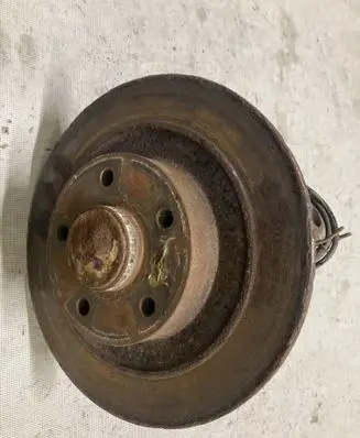 Rear wheel hub spindle/knuckle