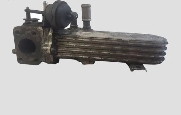 Volkswagen Touran I EGR valve cooler 03G131513J 3239787
