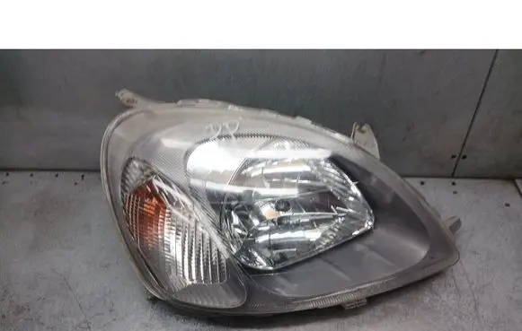 Toyota Yaris Verso Front reflector 