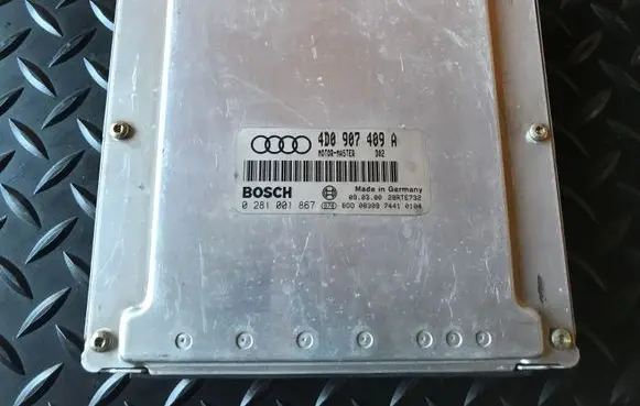 Audi A8 S8 D2 4D Engine control unit/module 4D0907409A 0281001867 28RTE732