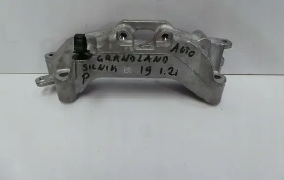Opel Grandland X Engine mounting bracket 9674960380