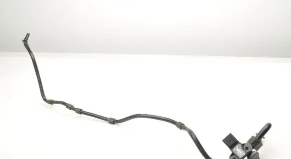 Porsche Macan (95B) Engine coolant pipe/hose 95B611931AH