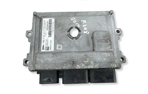 Peugeot 208 I Engine control unit/module 9805895780 HW9800913080 140810505