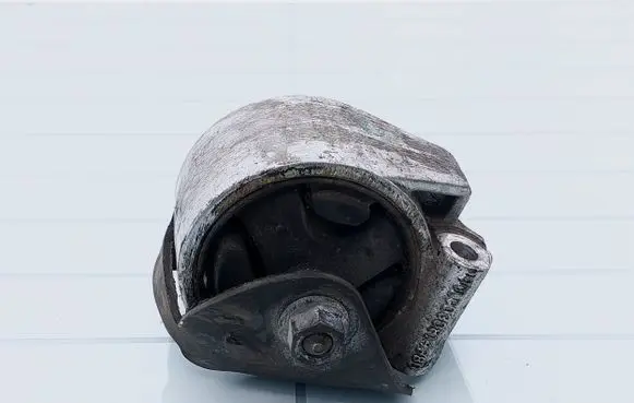 Engine mount bracket