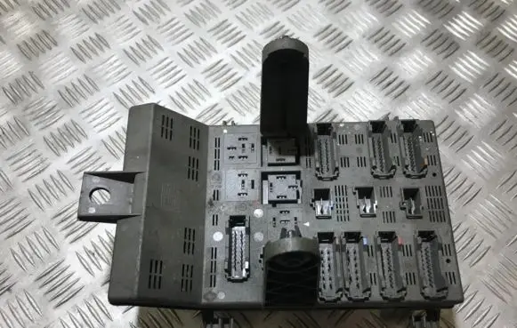 Renault Laguna I Fuse box set 770397506