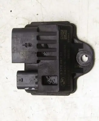 BMW X3 F25 Glow plug pre-heat relay 8570087