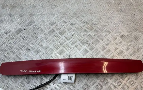 Nissan Qashqai Trunk door license plate light bar 