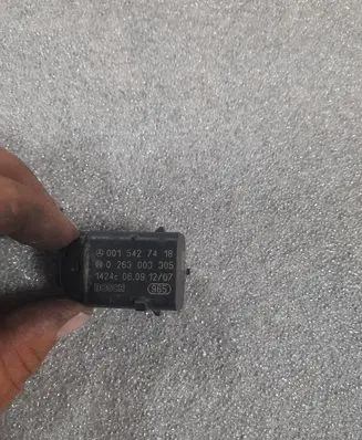 Mercedes-Benz E W211 Front parking sensor holder (PDC) 0015427418 a0015427418