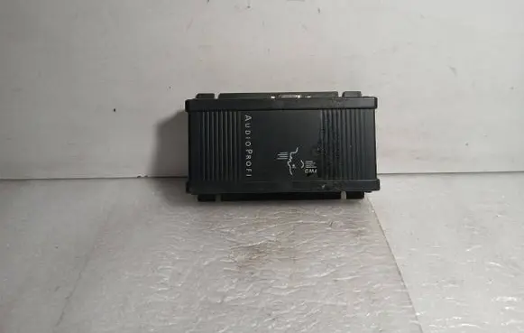 Volkswagen Golf IV Hands-free kit E1021362