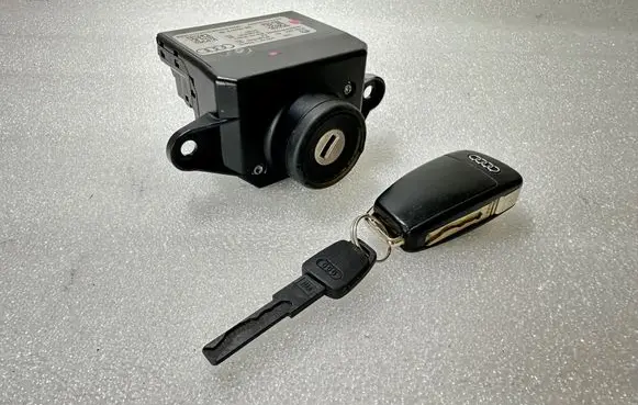 Audi Q7 4L Ignition lock 4F0910131