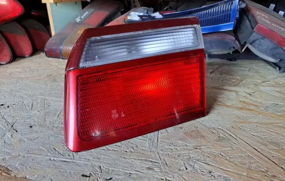 Mazda 626 Tailgate rear/tail lights 22661827
