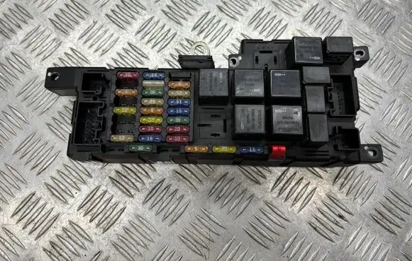Volvo XC90 Fuse box set 518826003